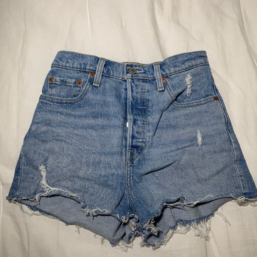 Levi's Ribcage Shorts (Size 26, Tango Beach wash)